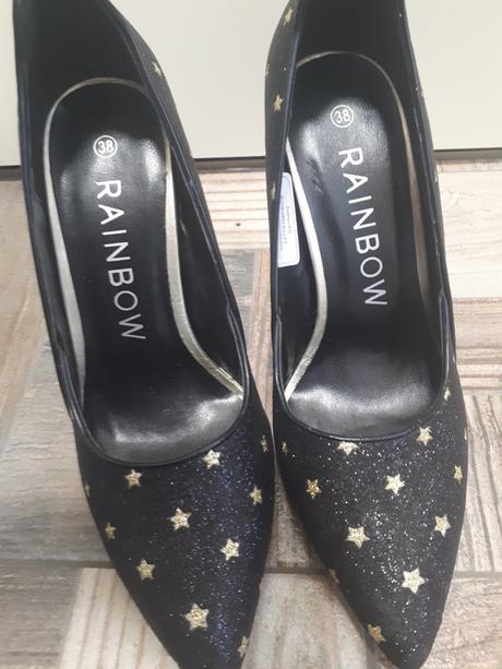 Satenove lodičky, 38