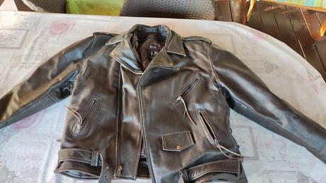 Motorkarska bunda, 48