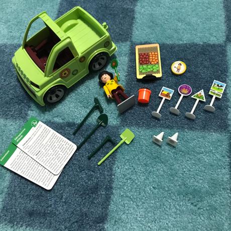 Igráček záhradkárka s autom,