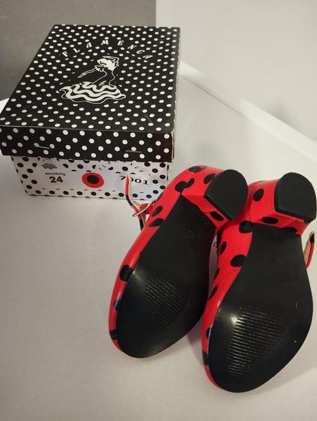 Nové sandálky bodkované, 24