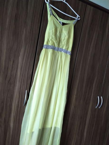 Ľahučké spoločenské šaty, c&a,xs