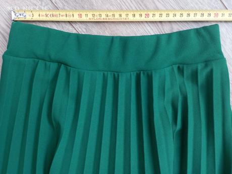 Skladaná sukňa (už s poštovným), s