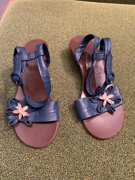 Kožené sandálky, 36