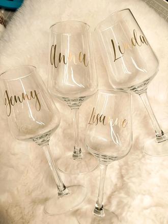 Poháre na mieru s vlastným textom aj farbou, 