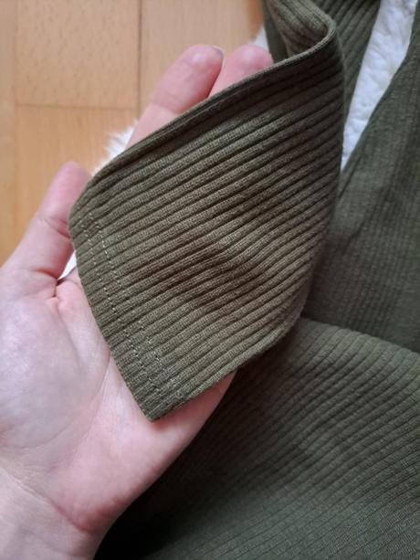 Khaki elastické mini šaty, s