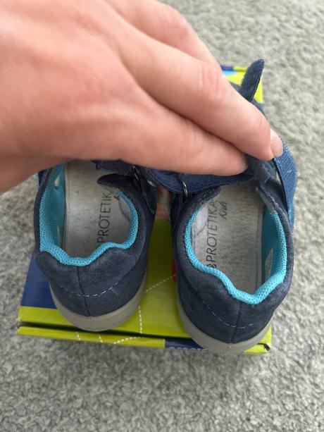 Sandale vel 25, protetika,25