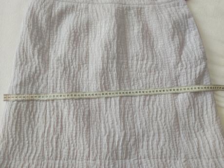 Spoločenský kostým, 42