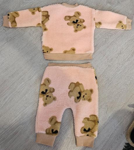 Detská ružová tepláková súprava č.74 (6-9 mesiacov, 74