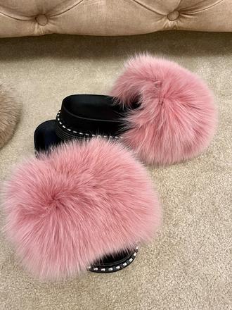 Kozusinove slapky, 39