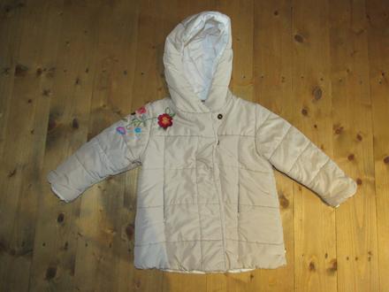 Zimná bundička s výšivkou, 104