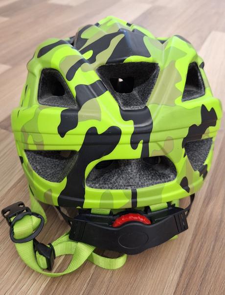 Cyklisticke prilby s a m, s