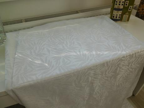 Závesy bielo perleťové vzorované, 