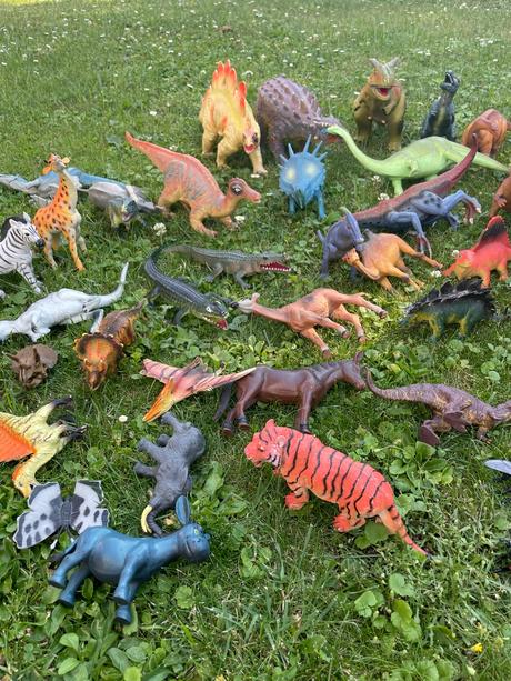 Zvieratka a dinosaury,