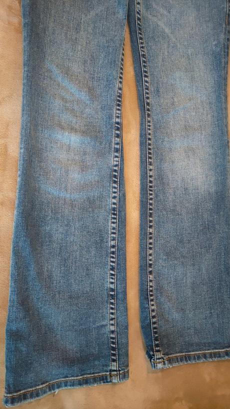 Veľmi pekné rifle, h&m,38