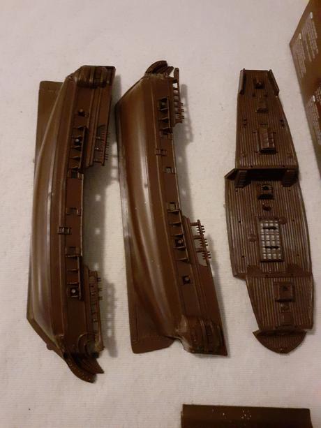 Plastikový model lode black falcon, 