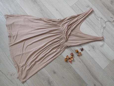 Šaty pružné mandľovej farby s,, s