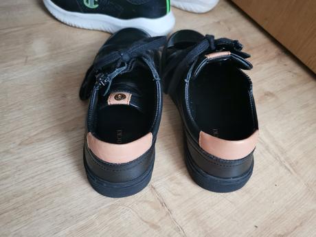 Slávnostné topánky, 31