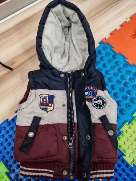 Len raz oblecena vesticka na chlapceka velkost 68, f&f,68