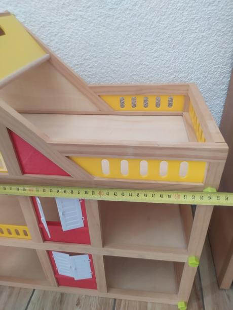Málo hraný drevený domček pre bábiky, 