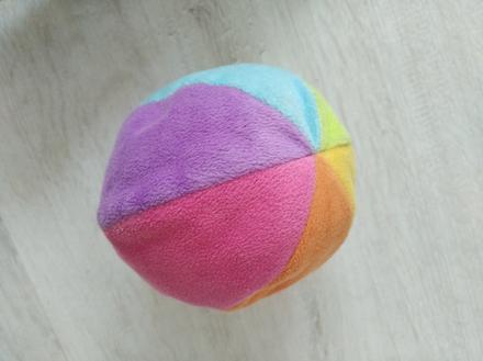 Plyšová loptička,