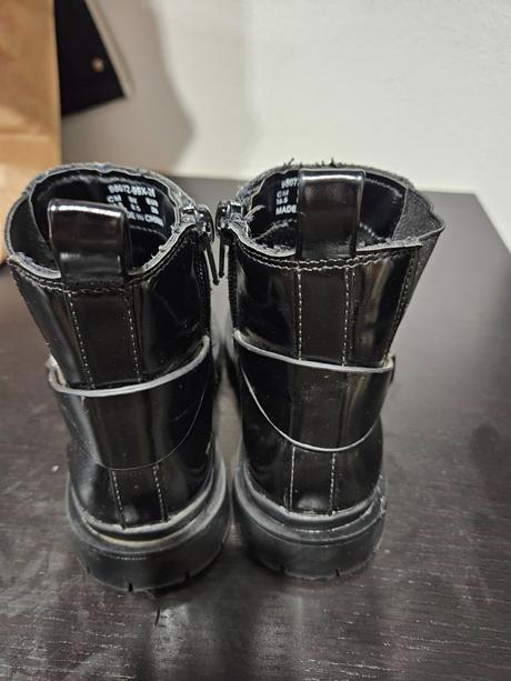 Reserved lakovqne cizmy, reserved,26
