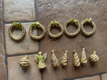 Slamené ozdoby 12ks,