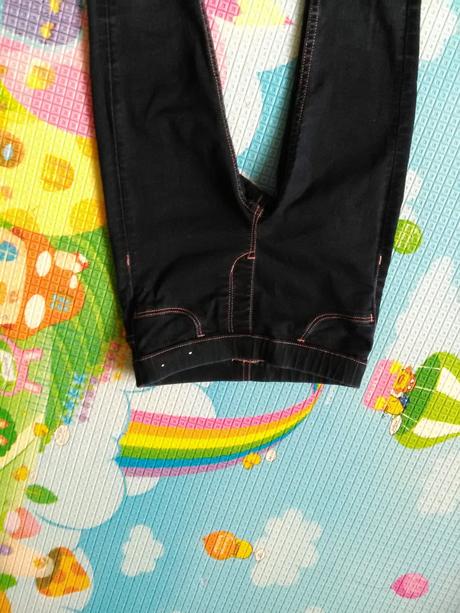 Raz oblečené makucke elastické rifle, h&m,122