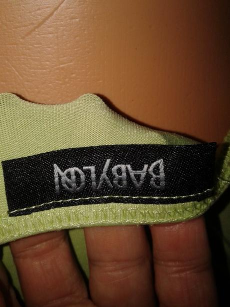 Jablčkovozelená elastická sukňa s volánom 38, 38