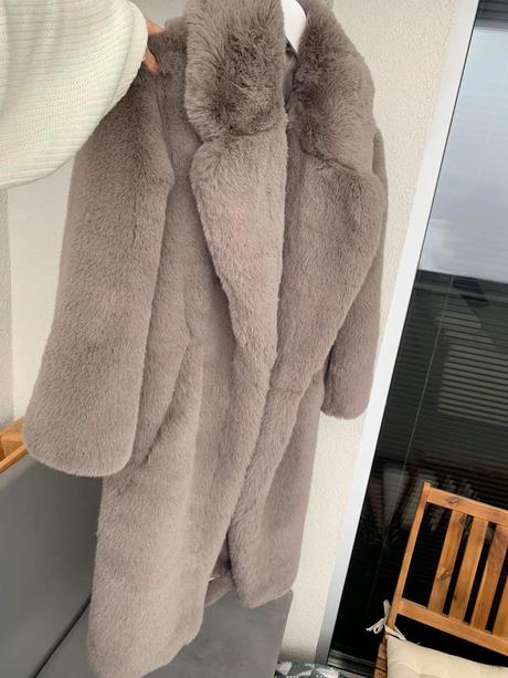 Krasny novy kabat, h&m,xs