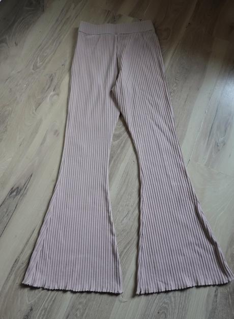 Mäkké vrúbkované nohavice nike, nike,s