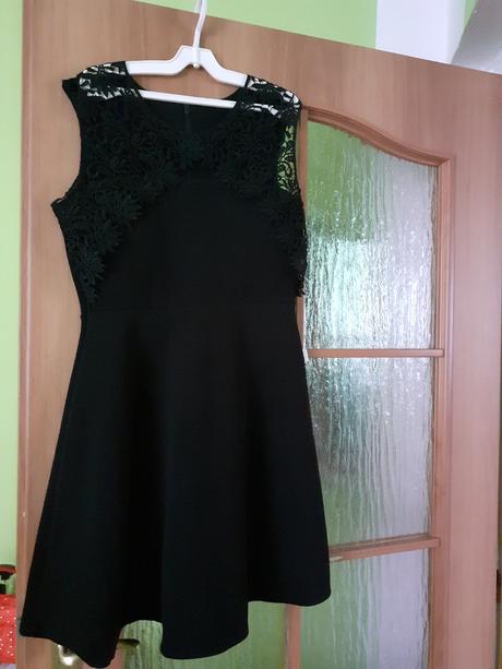 Cierne saty s cipkou, s