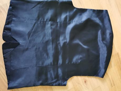 Čierny pánsky oblek s vestičkou, 46