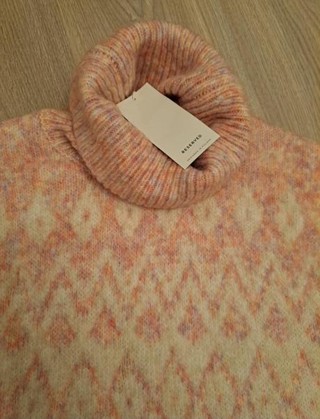 Pulover, reserved,l