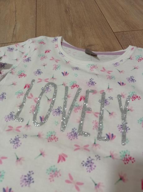 Dievčenské tričká, 122