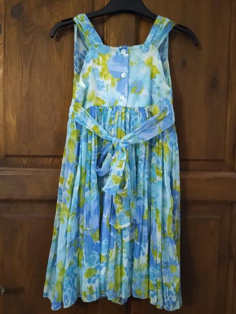 Slávnostné šaty, 128