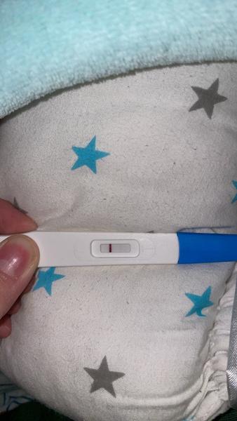 Je možné byť tehotná po pozitívnych testoch počas menštruácie?