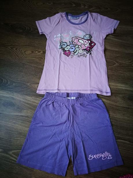 Dievčenské pyžamko, 146