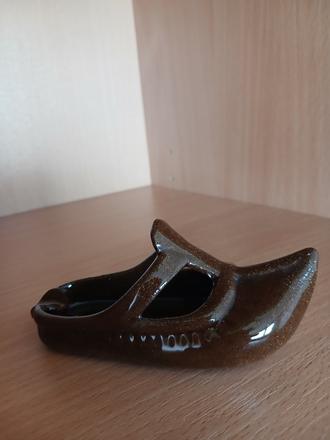Dekorácia starý keramický drevák 12x5 cm,
