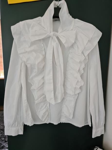 Zara blúzka s volanom, zara,m