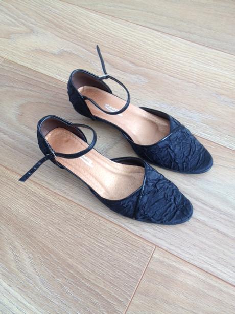 1x obuté spoločenské topánky, 36