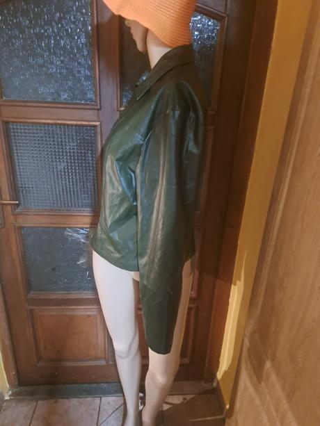 Dámska koženková bundička, 36