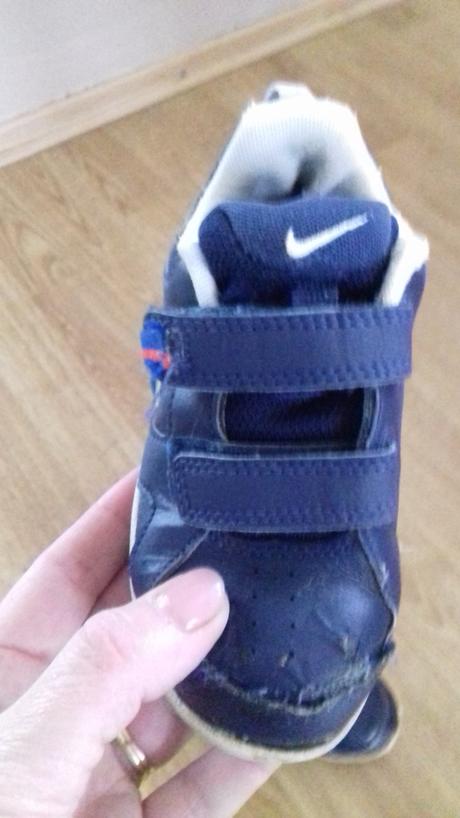 Predám chlapčenské nike botasky, nike,25