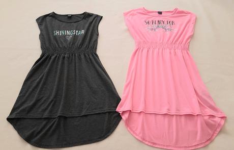 Šaty šedé 134-140 a neónové 146-152, 140–152