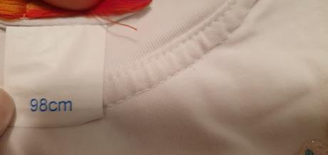 Krásne šaty s mášou, 92