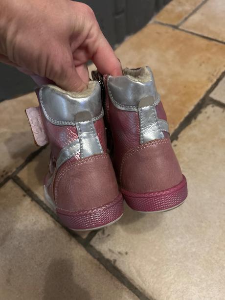 2 druhy zimnych topanok, 24