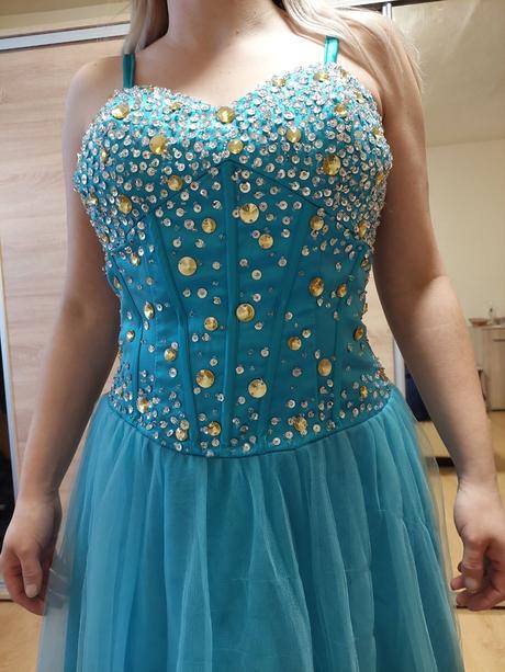 Šaty s kamienkami, m