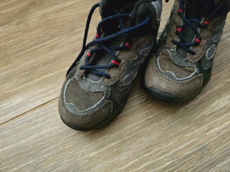 Topánky č.25/26, 25