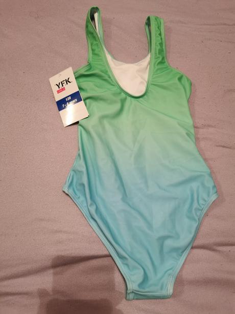 Plavky s visačkou y. f. k., 128