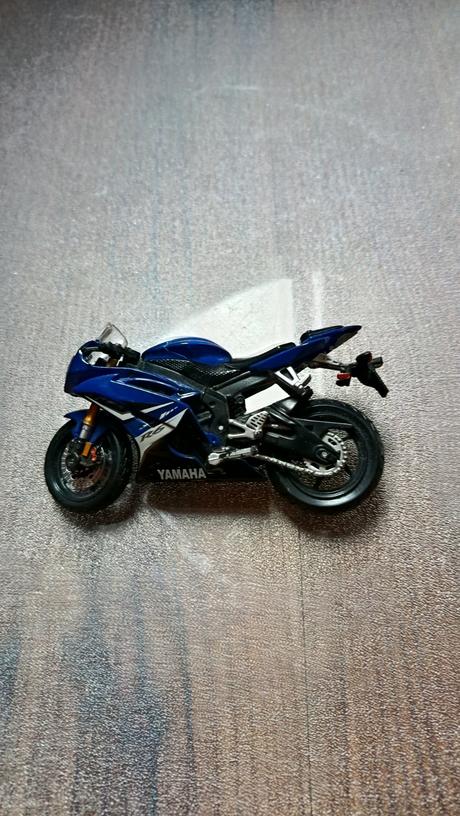 Autíčka a motorka,