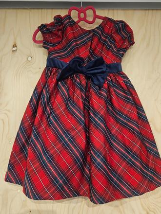 Šaty satenove slavnostné, 122